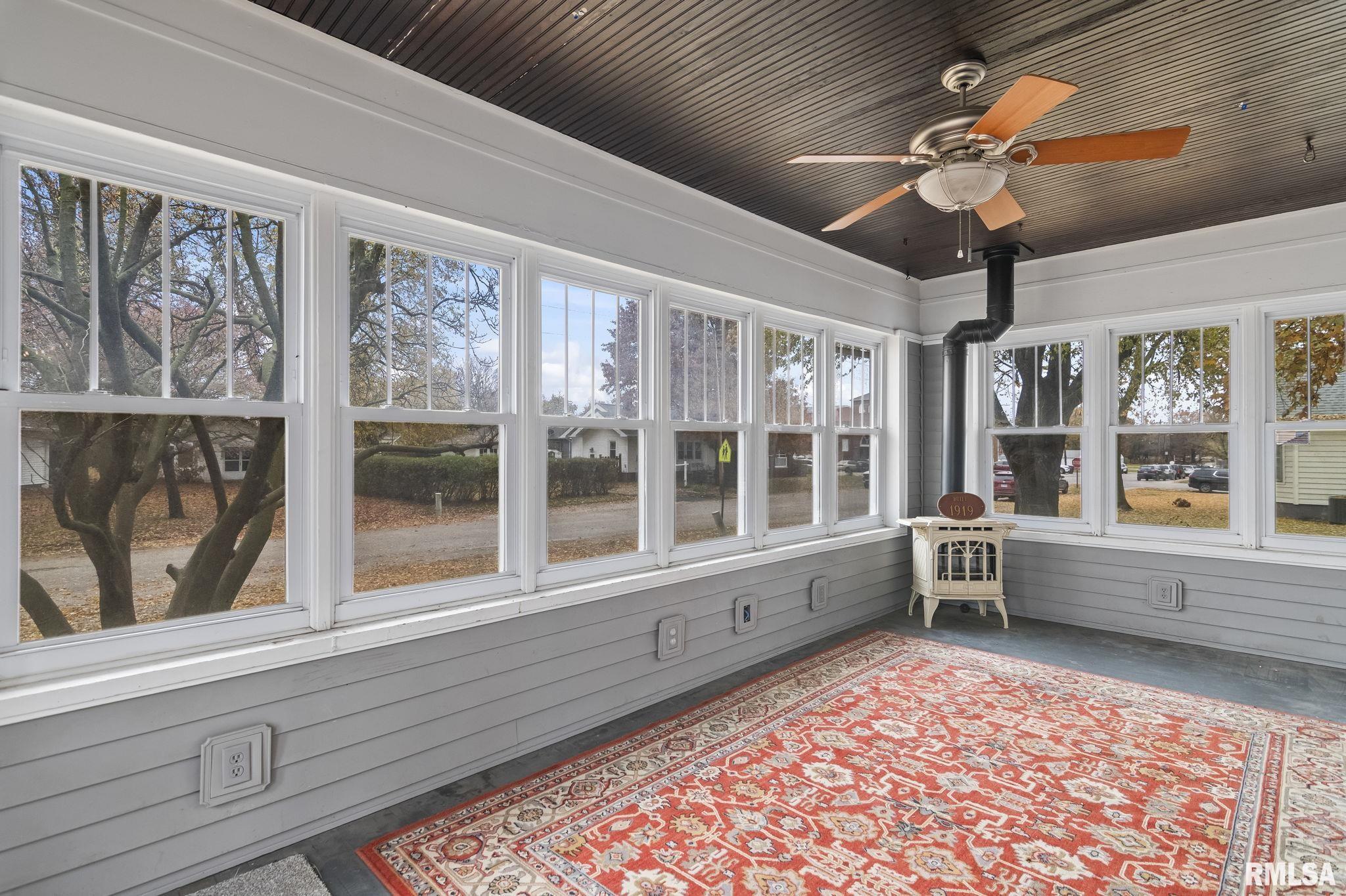 207 East Cherokee Street Morrisonville, IL 62546 - Photo 18 of 65