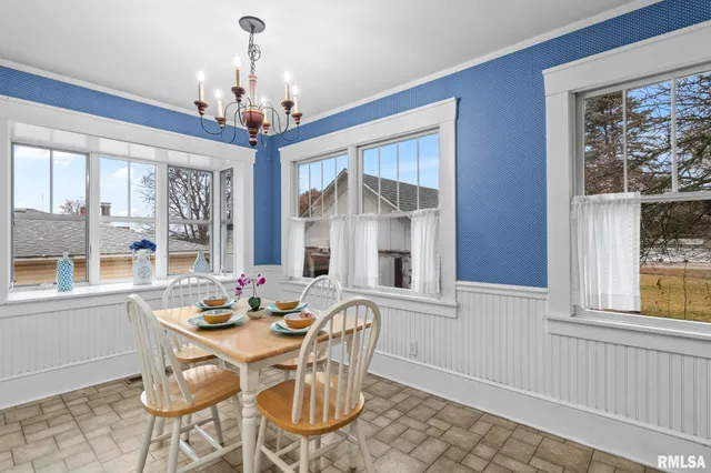 $195,000 | 207 East Cherokee Street, Morrisonville, IL 62546