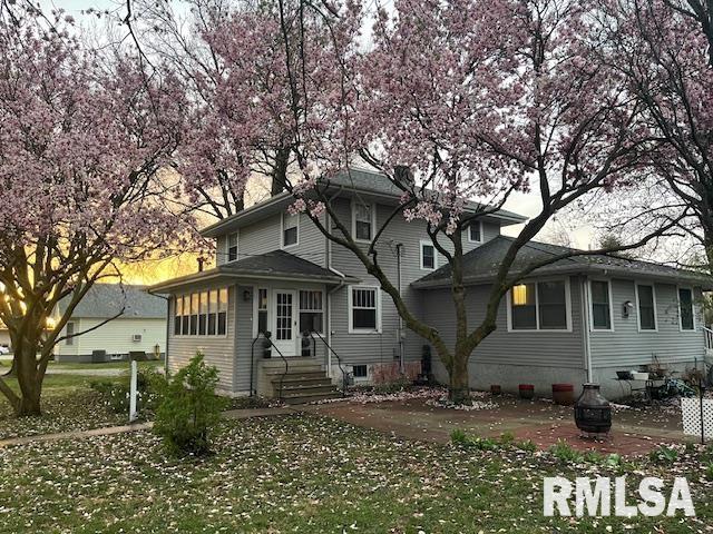 207 East Cherokee Street Morrisonville, IL 62546 - Photo 4 of 65