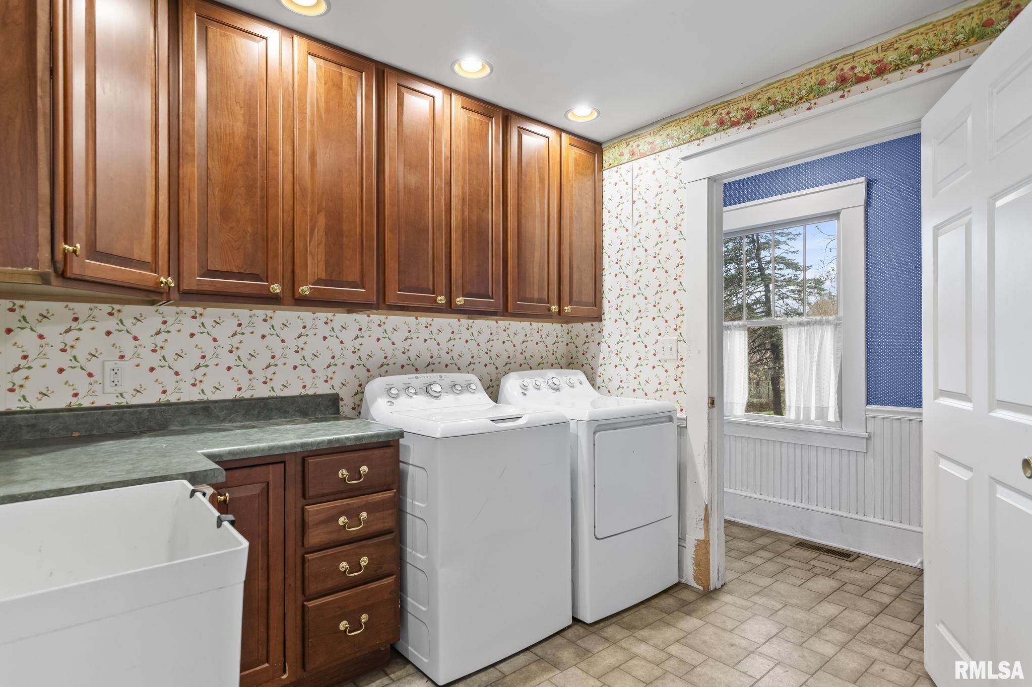 207 East Cherokee Street Morrisonville, IL 62546 - Photo 52 of 65