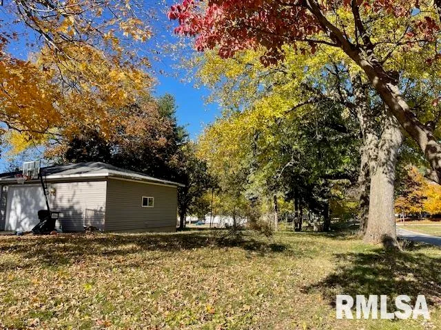 $195,000 | 207 East Cherokee Street, Morrisonville, IL 62546