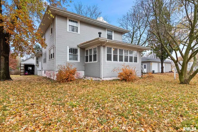 $195,000 | 207 East Cherokee Street, Morrisonville, IL 62546