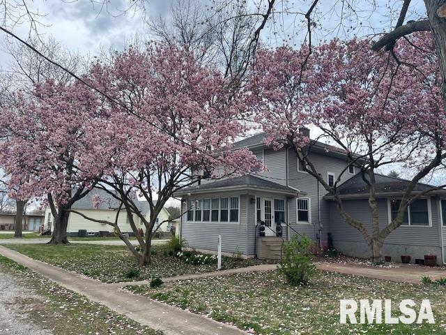 207 East Cherokee Street Morrisonville, IL 62546 - Photo 8 of 65