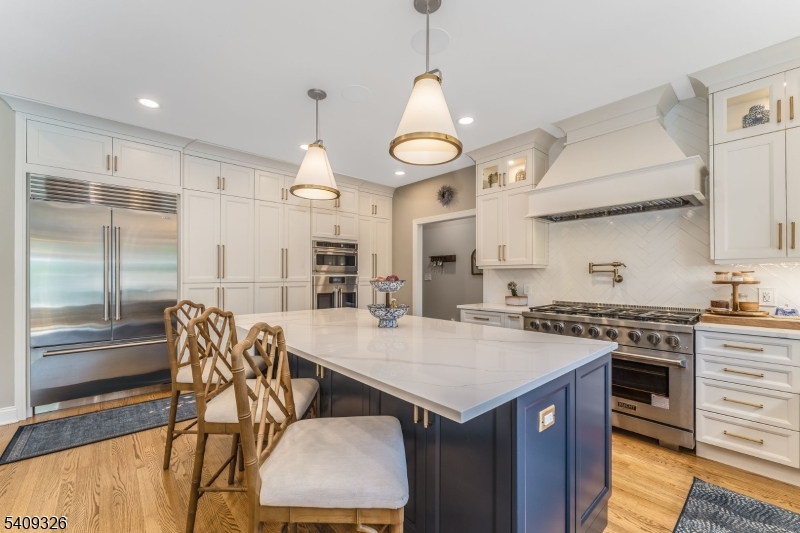 16 Wolverton Road Pittstown, NJ 08867 - Photo 13 of 50