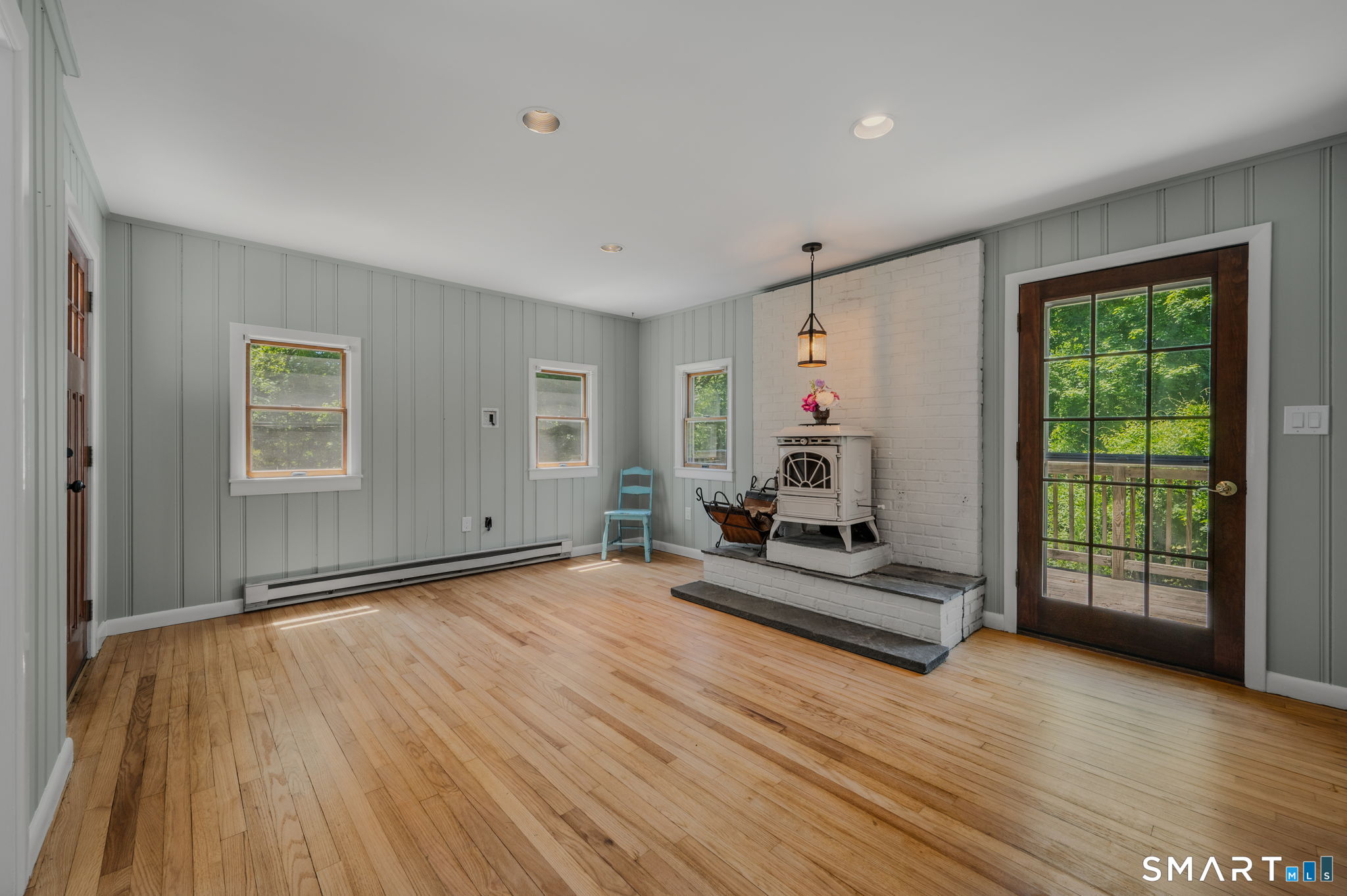 42 Shawandassee Road Waterford, CT 06385 - Photo 3 of 32