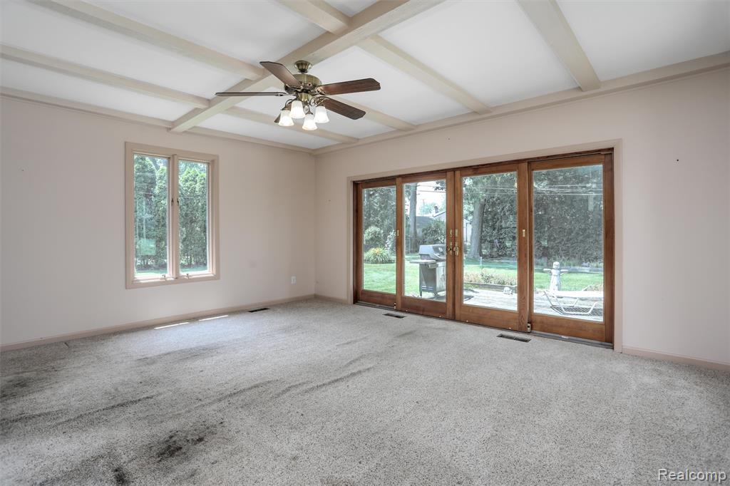 21235 River Road Grosse Pointe Woods, MI 48236 - Photo 13 of 33