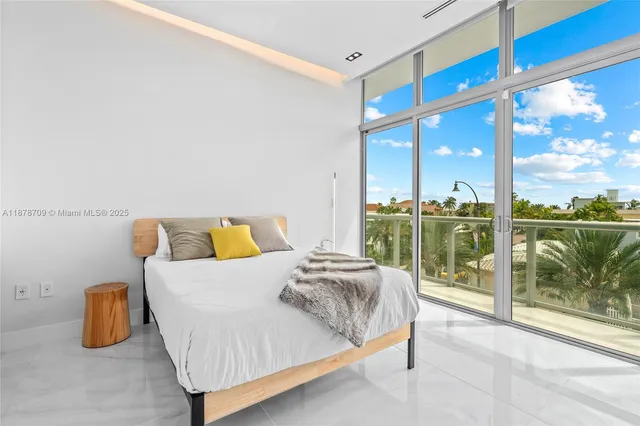 $2,950,000 | 2890 North Ocean Drive, Hollywood, FL 33019