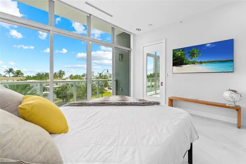 $2,950,000 | 2890 North Ocean Drive, Hollywood, FL 33019