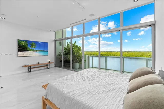$2,950,000 | 2890 North Ocean Drive, Hollywood, FL 33019