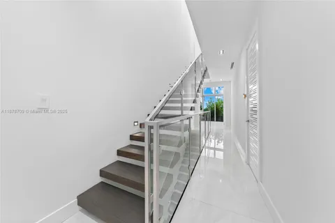 $2,950,000 | 2890 North Ocean Drive, Hollywood, FL 33019