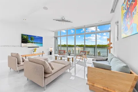$2,950,000 | 2890 North Ocean Drive, Hollywood, FL 33019