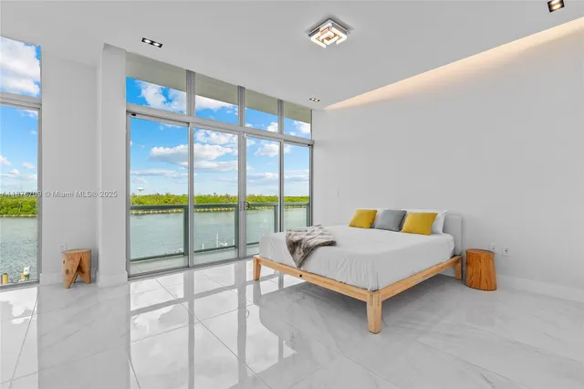 $2,950,000 | 2890 North Ocean Drive, Hollywood, FL 33019