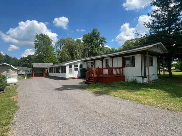 $204,900 | 6915 Rowley Drive, Osseo, MI 49266