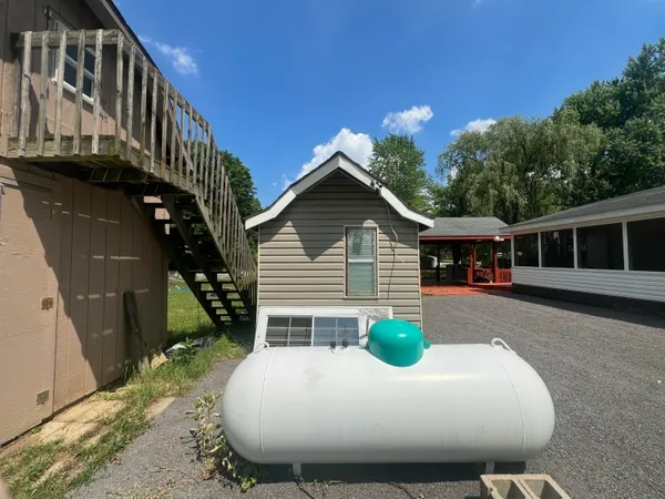 $204,900 | 6915 Rowley Drive, Osseo, MI 49266