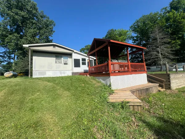 $204,900 | 6915 Rowley Drive, Osseo, MI 49266