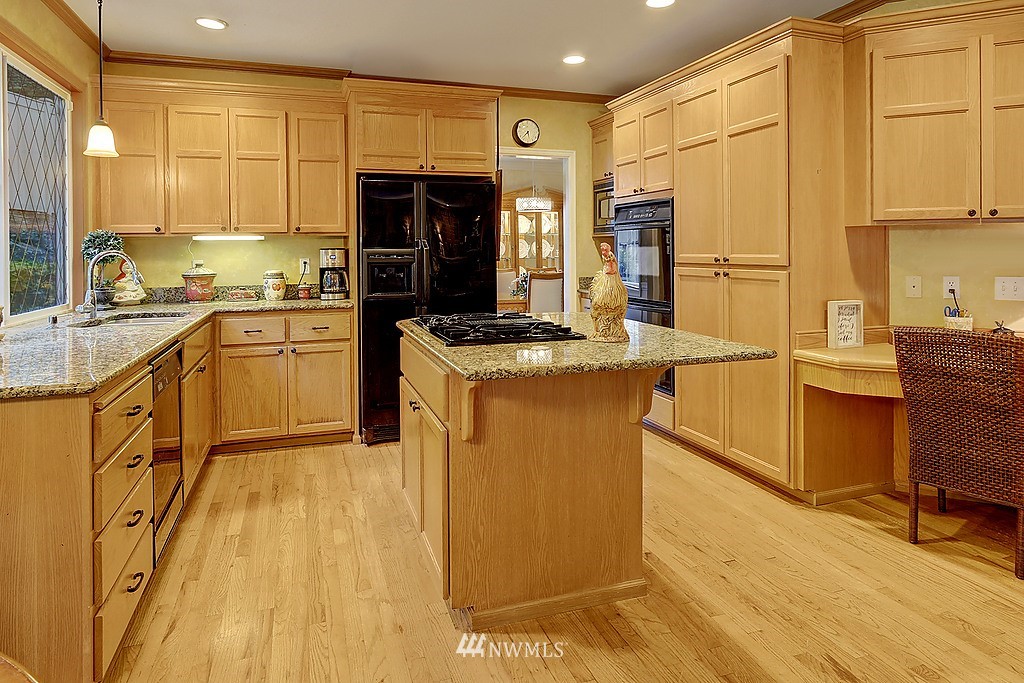 2905 214th Street Southeast Bothell, WA 98021 - Photo 10 of 21