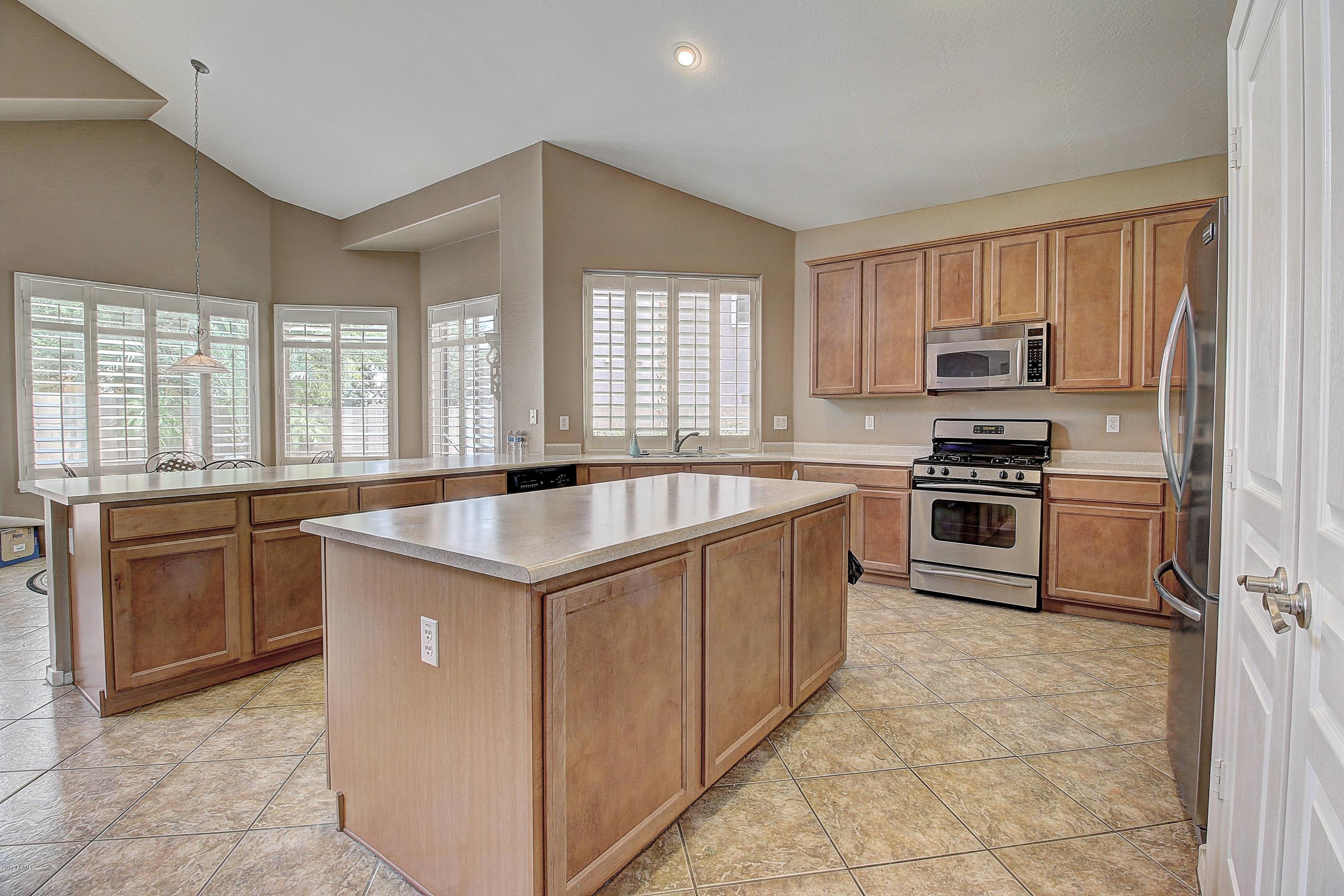 13564 West Boca Raton Road Surprise, AZ 85379 - Photo 5 of 36 Kitchen