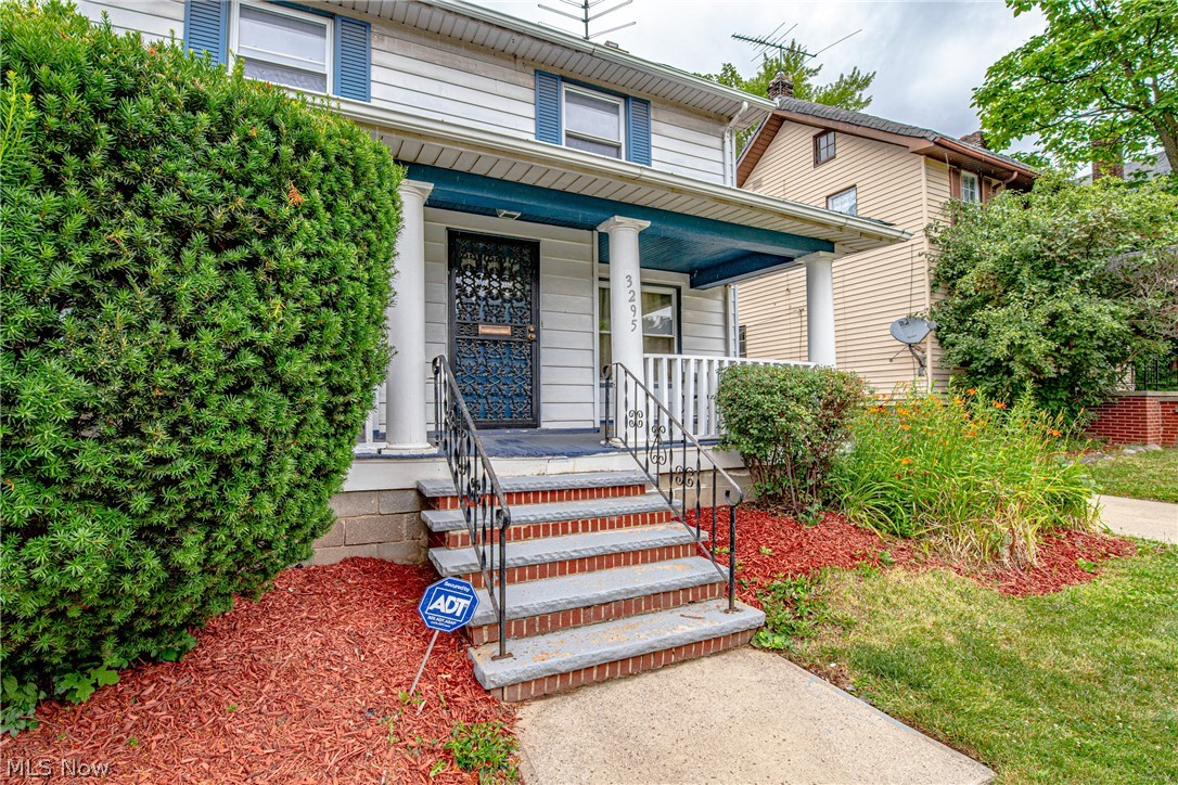 3295 East Overlook Road Cleveland Heights, OH 44118 - Photo 2 of 21