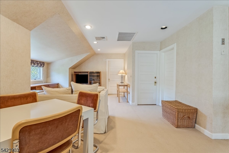 44 W Road Short Hills, NJ 07078 - Photo 14 of 19