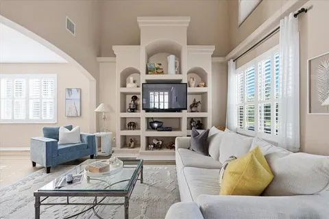 $530,000 | 6834 Guilford Bridge Drive, Apollo Beach, FL 33572