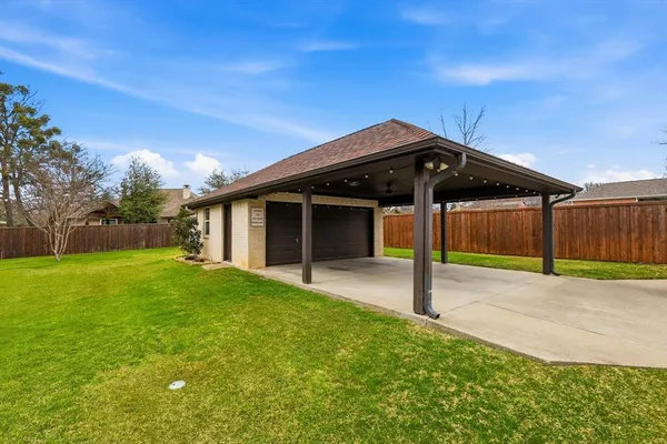 $669,000 | 312 Lakeside Oaks Circle, Lakeside, TX 76135