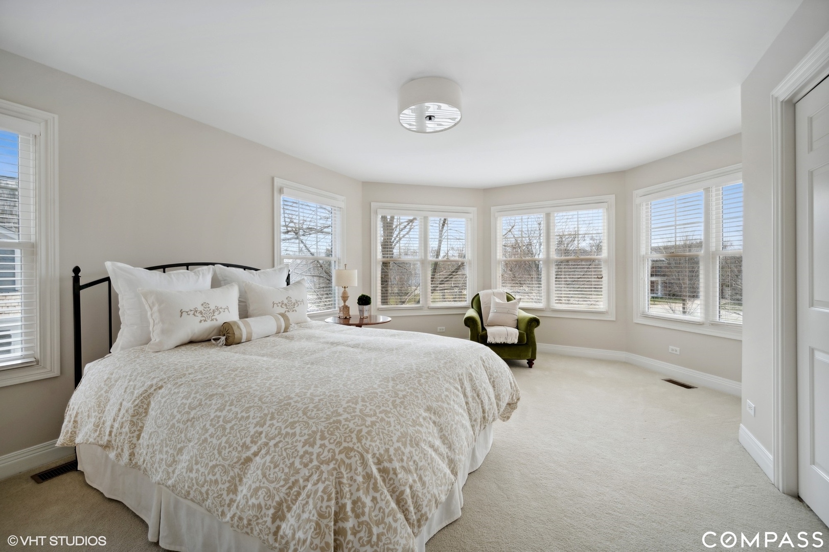 1437 Kittyhawk Lane Glenview, IL 60026 - Photo 26 of 39 a bed room with a bed and a large window