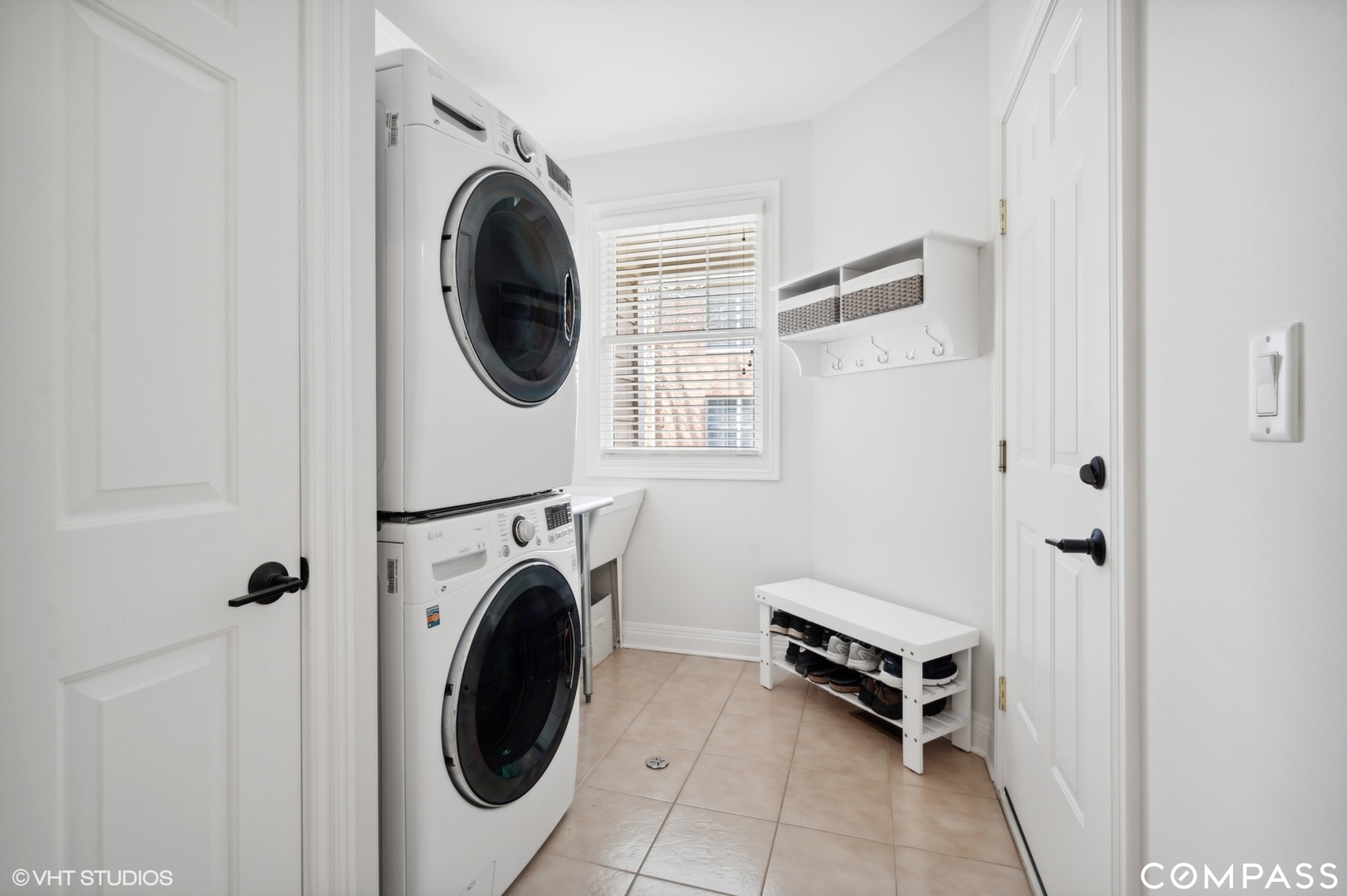 1437 Kittyhawk Lane Glenview, IL 60026 - Photo 31 of 39 a utility room with dryer and washer