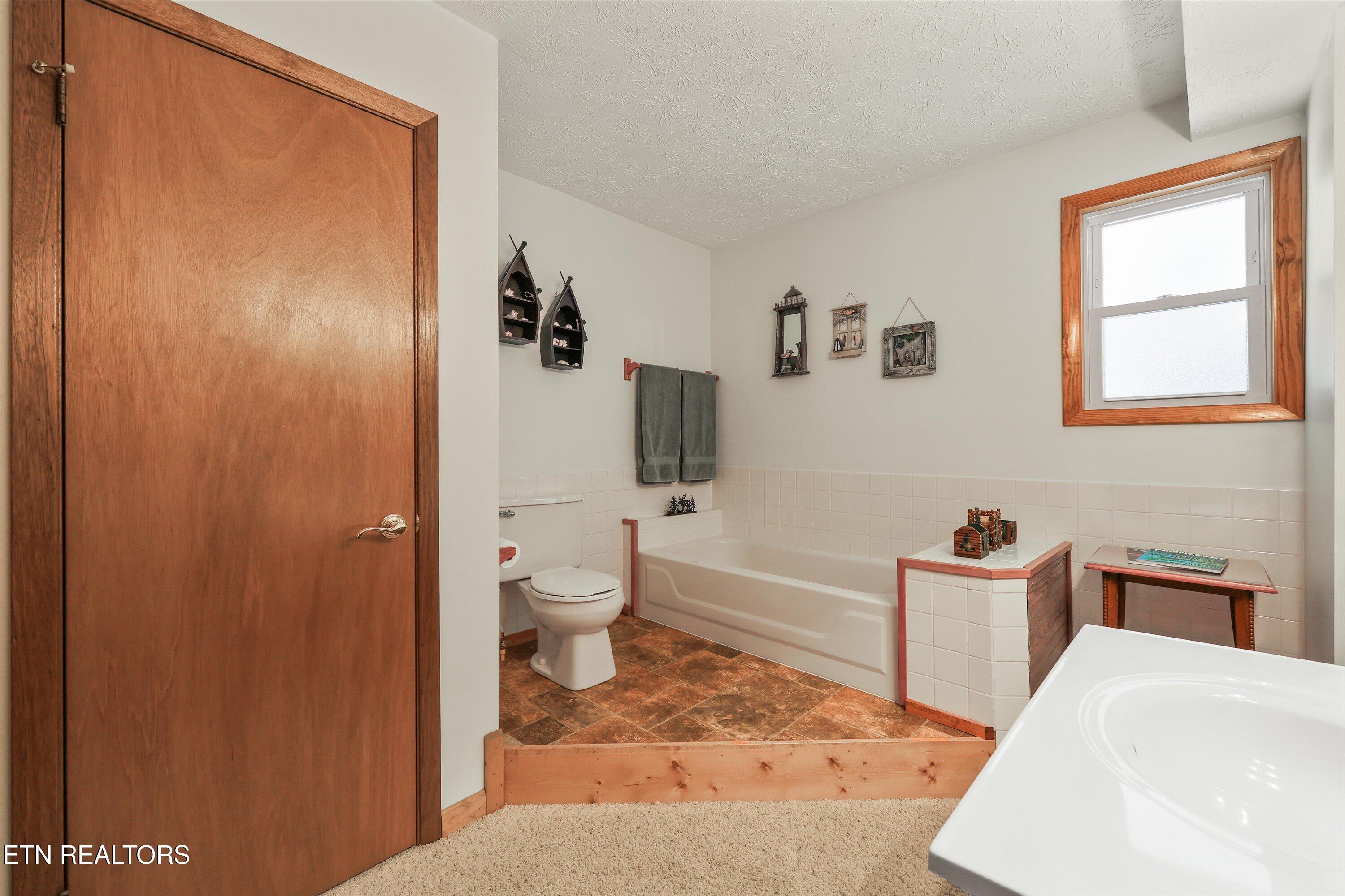 845 Yoakum Hollow Road Jacksboro, TN 37757 - Photo 11 of 58 16-845 Yoakum Hollow Rd14