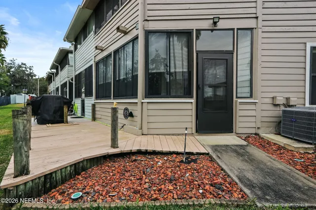 $239,000 | 116 Governor Street, Unit 124, Green Cove Springs, FL 32043