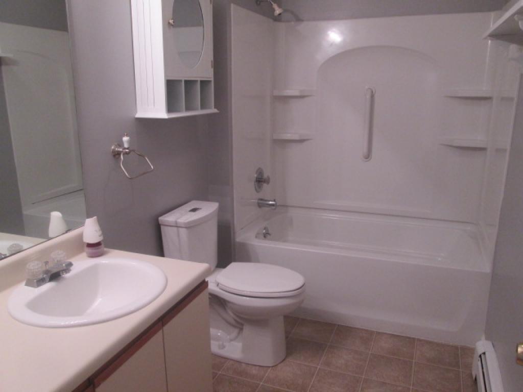 370 Circle Road, Unit 7 Manchester, NH 03103 - Photo 6 of 10