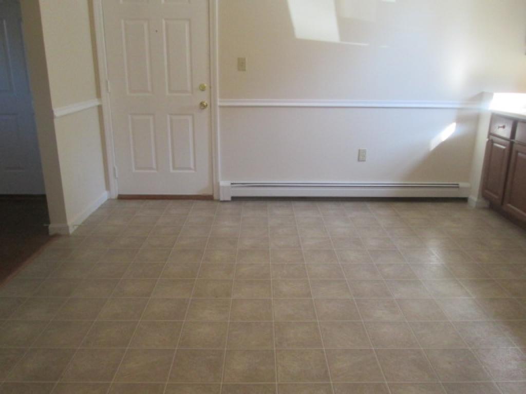 370 Circle Road, Unit 7 Manchester, NH 03103 - Photo 8 of 10