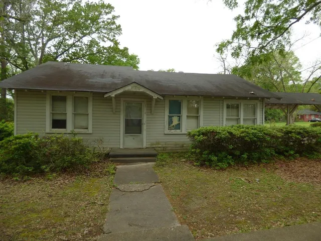 $53,900 | 415 North Magnolia Street, McComb, MS 39648