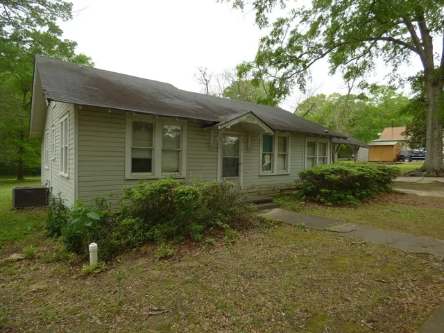 $53,900 | 415 North Magnolia Street, McComb, MS 39648