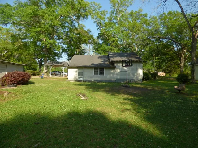 $53,900 | 415 North Magnolia Street, McComb, MS 39648