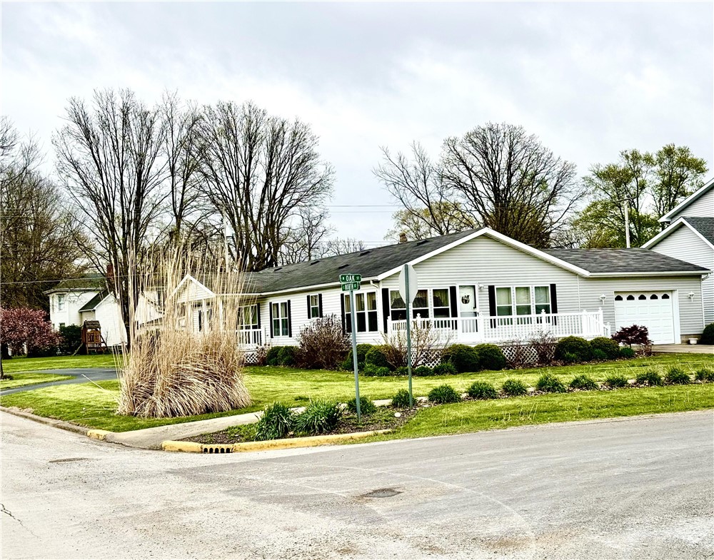 225 East North Street Assumption, IL 62510 - Photo 1 of 42