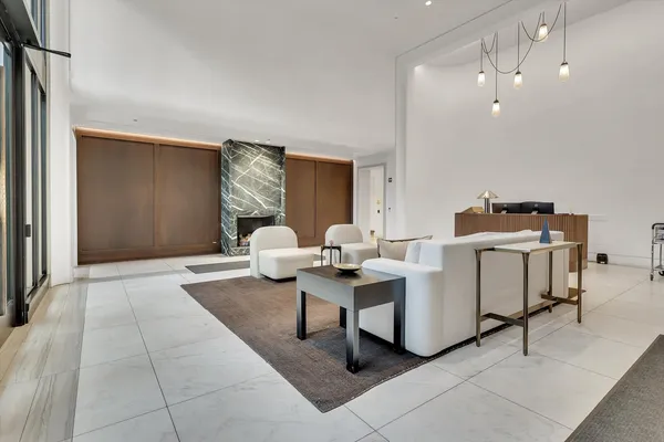 $3,025,000 | 21 North May Street, Unit 501, Chicago, IL 60607