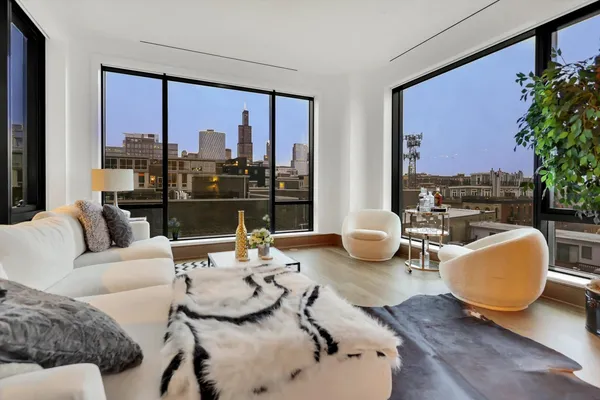 $3,025,000 | 21 North May Street, Unit 501, Chicago, IL 60607