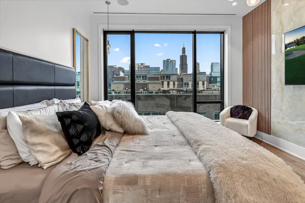 $3,025,000 | 21 North May Street, Unit 501, Chicago, IL 60607