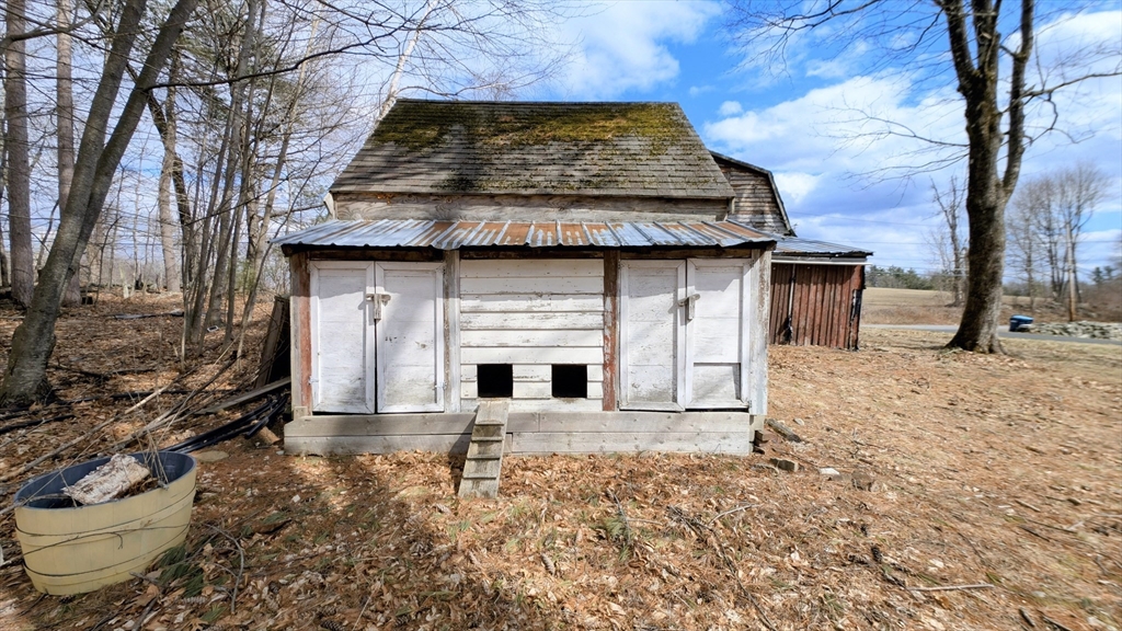 26 Tuttle Road Sterling, MA 01564 - Photo 34 of 39