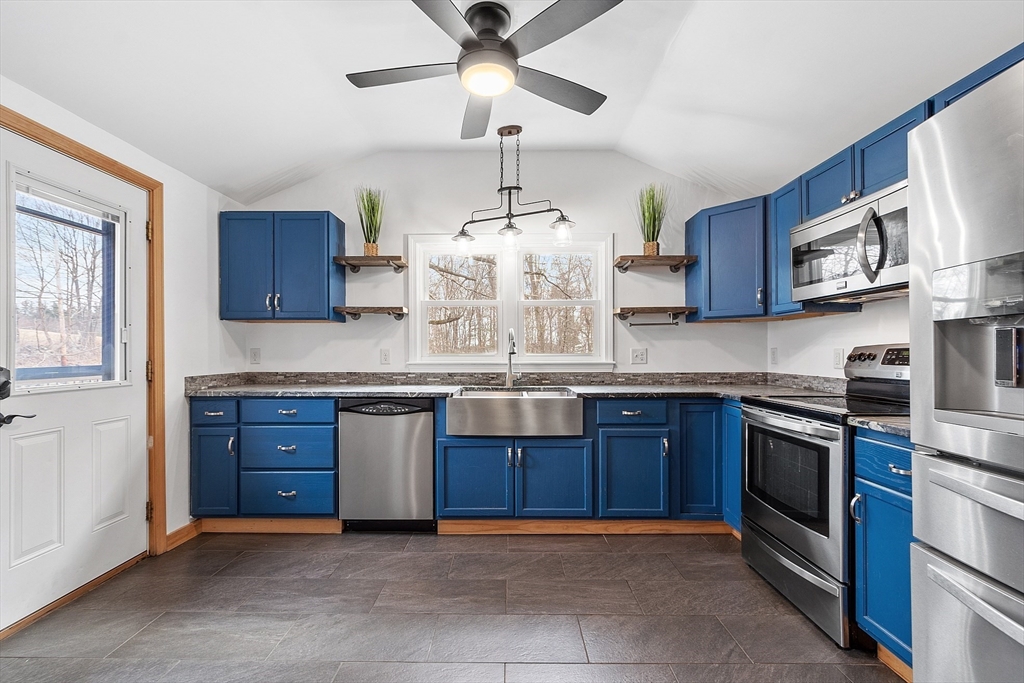 26 Tuttle Road Sterling, MA 01564 - Photo 4 of 39