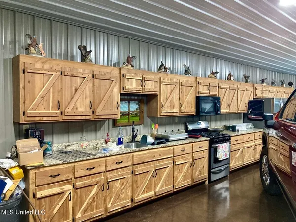 $550,000 | 18159 Highway 15, Decatur, MS 39327