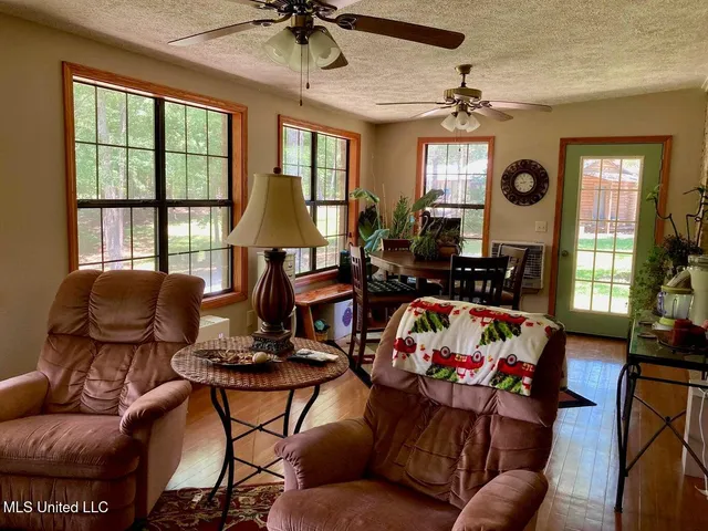 $550,000 | 18159 Highway 15, Decatur, MS 39327