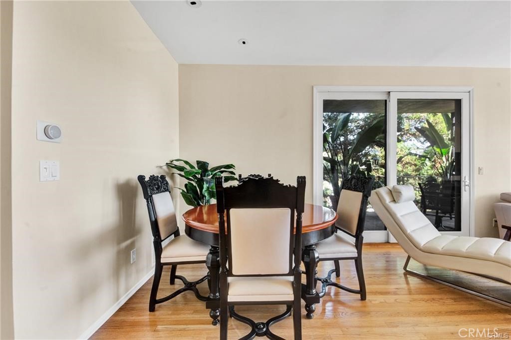 5084 Campo Road Los Angeles, CA 91364 - Photo 4 of 29