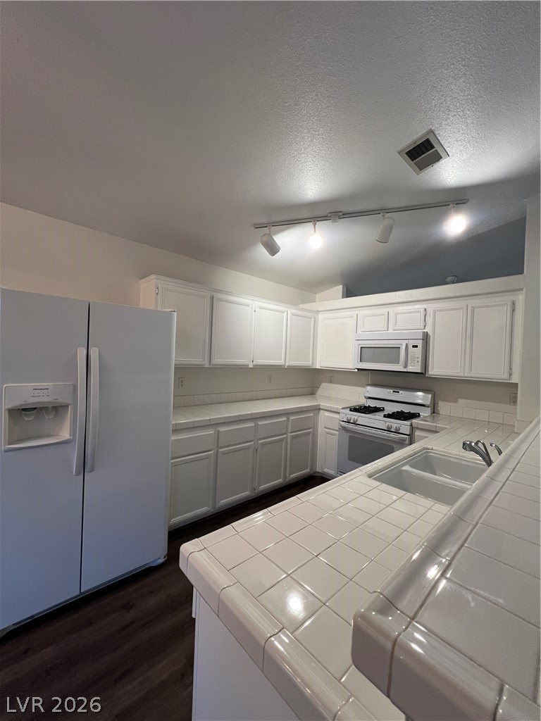 2352 Ramsgate Drive Henderson, NV 89074 - Photo 5 of 13