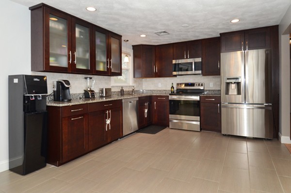 6 Fairfield Road Wilmington, MA 01887 - Photo 2 of 29 Gallery Image 2