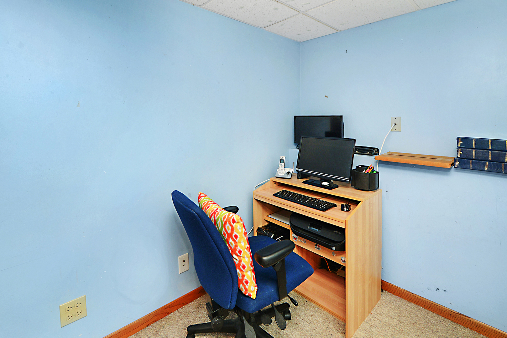 720 Terry Road Glendale Heights, IL 60139 - Photo 25 of 28 a room with furniture and wooden floor