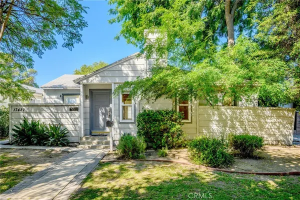 $3,995 | 17429 Burbank Boulevard, Encino, CA 91316