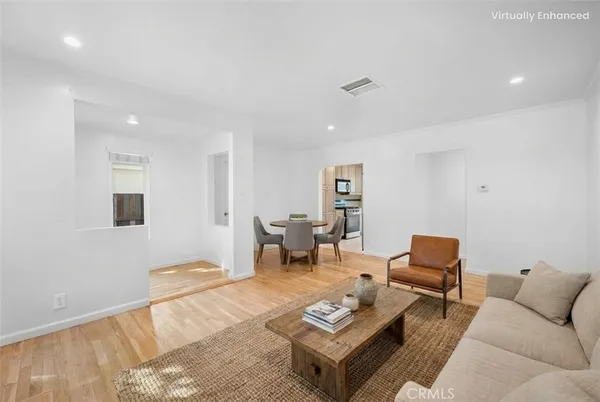 $3,995 | 17429 Burbank Boulevard, Encino, CA 91316