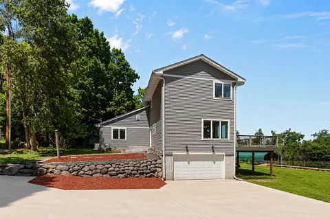 $1,099,999 | 4540 Enchanted Point, Mound, MN 55364