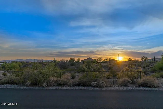 $685,000 | 0 North 92nd Avenue, Unit 26, Peoria, AZ 85383